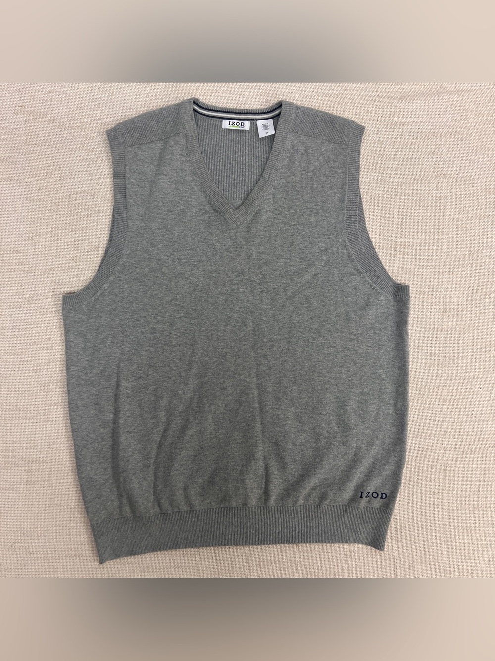 IZOD Golf Men's Sweater Vest Size M Gray V-Neck Preppy Classic